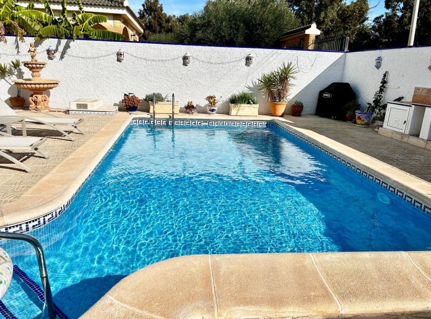 Property for sale - Villa for sale - Torrevieja - La Siesta