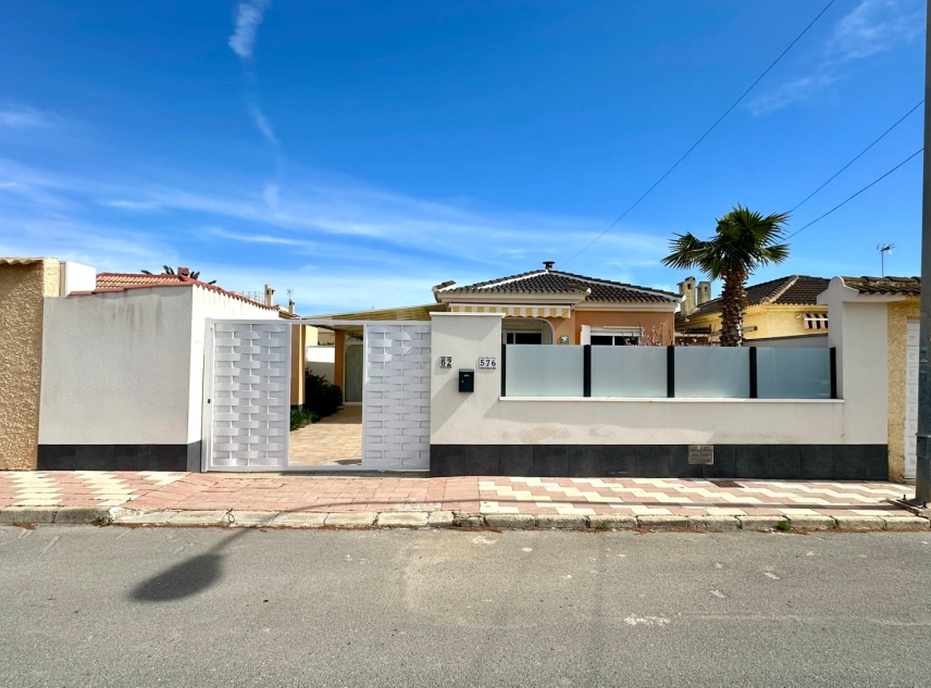 Property for sale - Villa for sale - Torrevieja - La Siesta