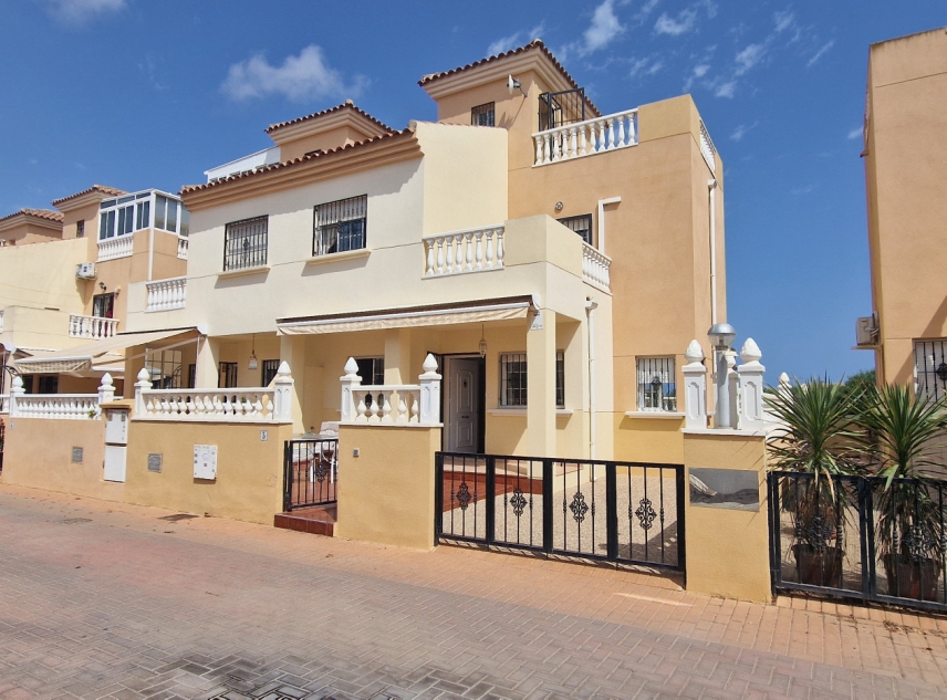 Property for sale - Villa for sale - Torrevieja - La Torreta