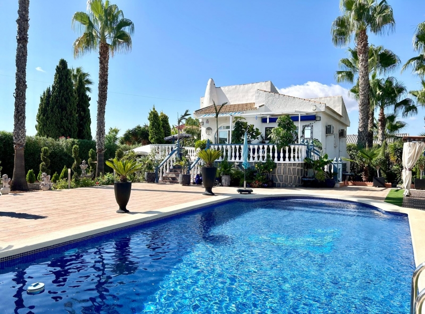 Property for sale - Villa for sale - Torrevieja - San Luis