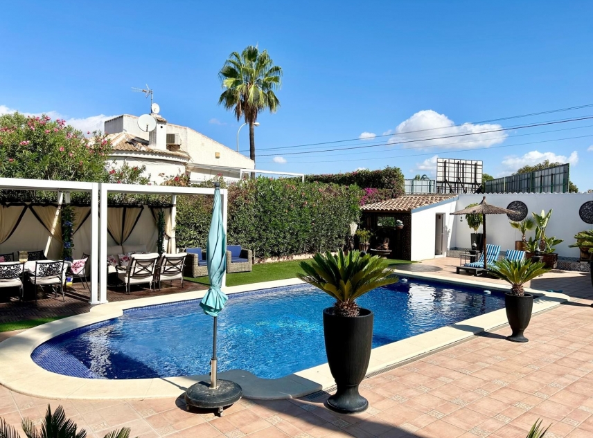 Property for sale - Villa for sale - Torrevieja - San Luis