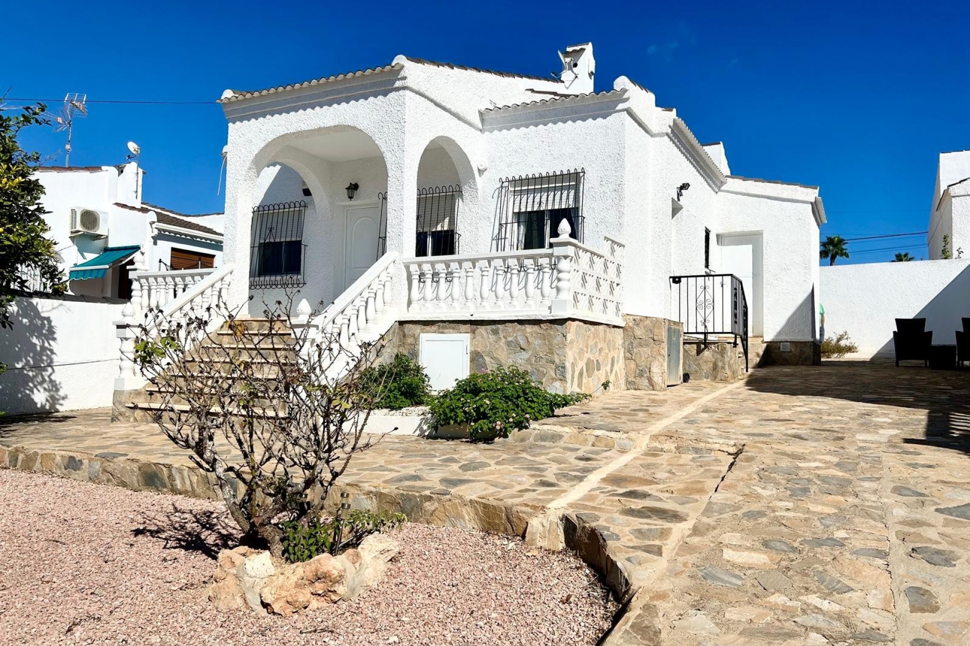 Property for sale - Villa for sale - Torrevieja - San Luis