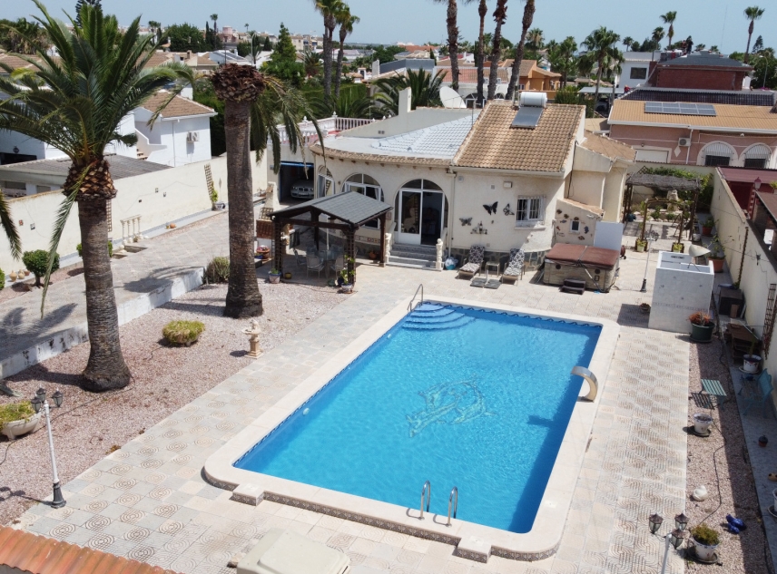 Property for sale - Villa for sale - Torrevieja - San Luis