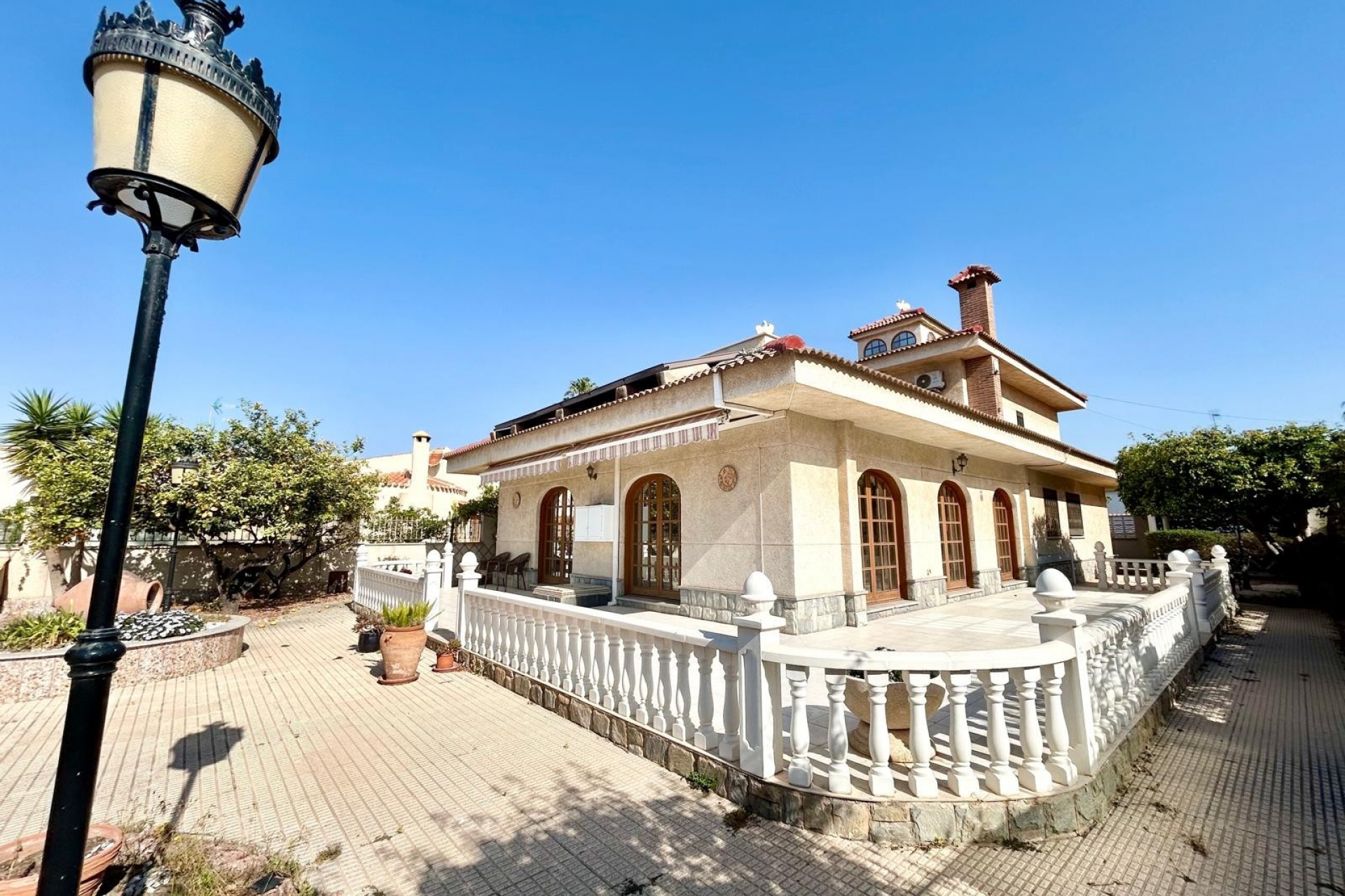 Property for sale - Villa for sale - Torrevieja - Torrevieja Town Centre