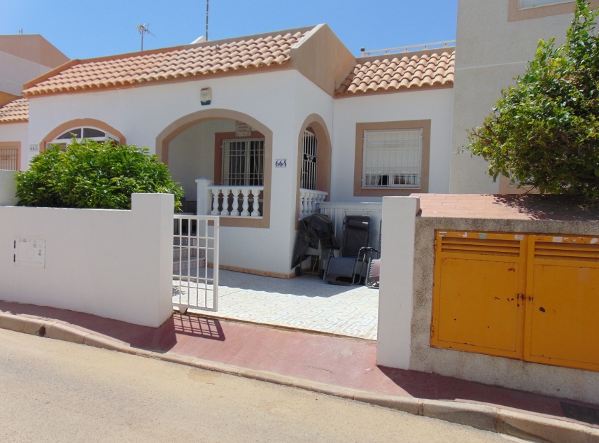 Property on Hold - Bungalow for sale - Torrevieja - Altos del Limonar