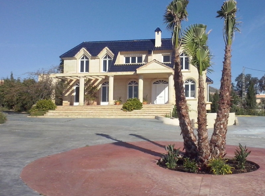 Property on Hold - Villa for sale - Alicante City