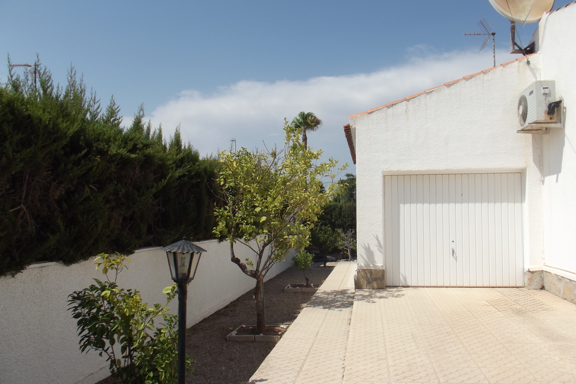 Property on Hold - Villa for sale - Torrevieja - El Chaparral