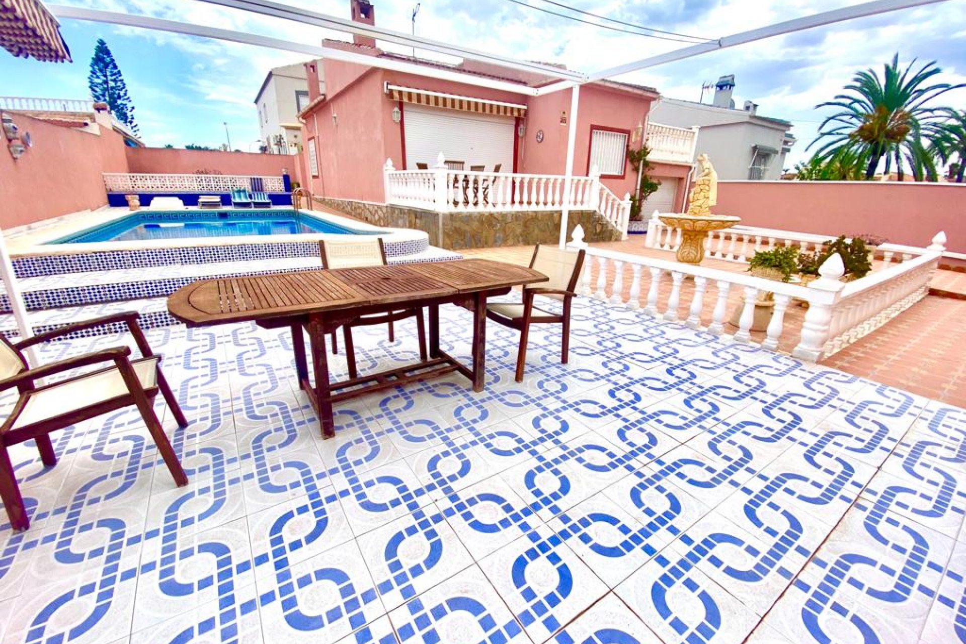 Property on Hold - Villa for sale - Torrevieja - La Siesta