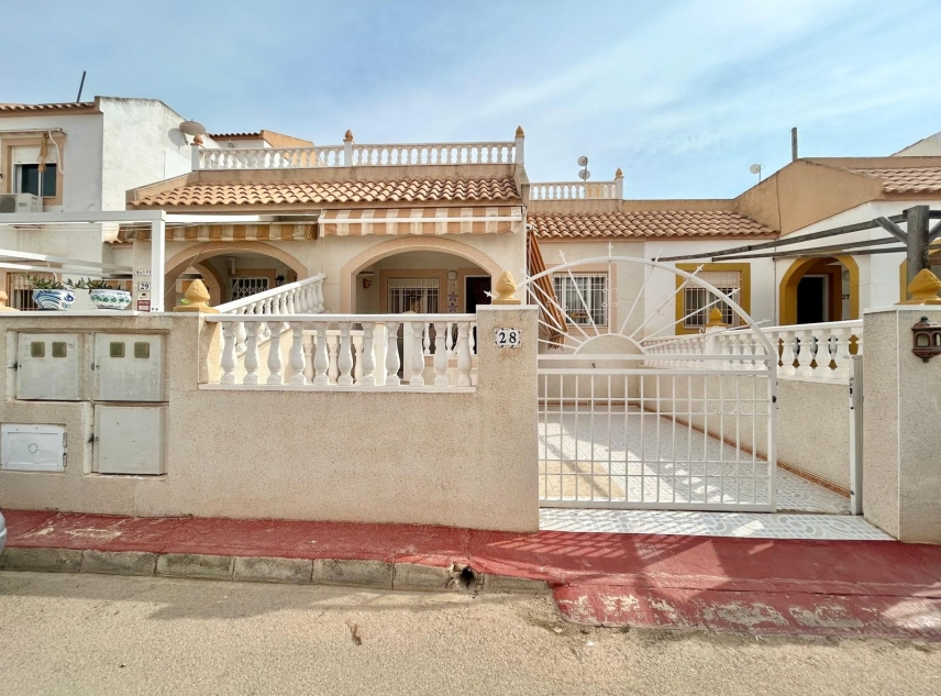 Propiedad en venta - Bungalow for sale - Torrevieja - Altos del Limonar