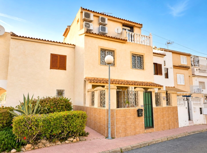 Propiedad en venta - Casa adosada en venta - Torrevieja - El Chaparral