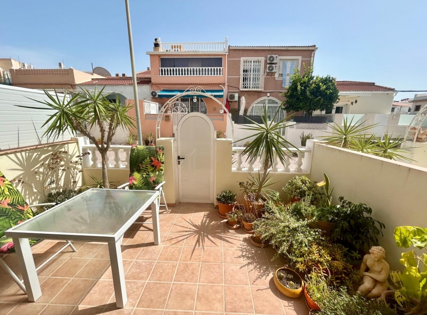 Propiedad en venta - Casa adosada en venta - Torrevieja - La Siesta