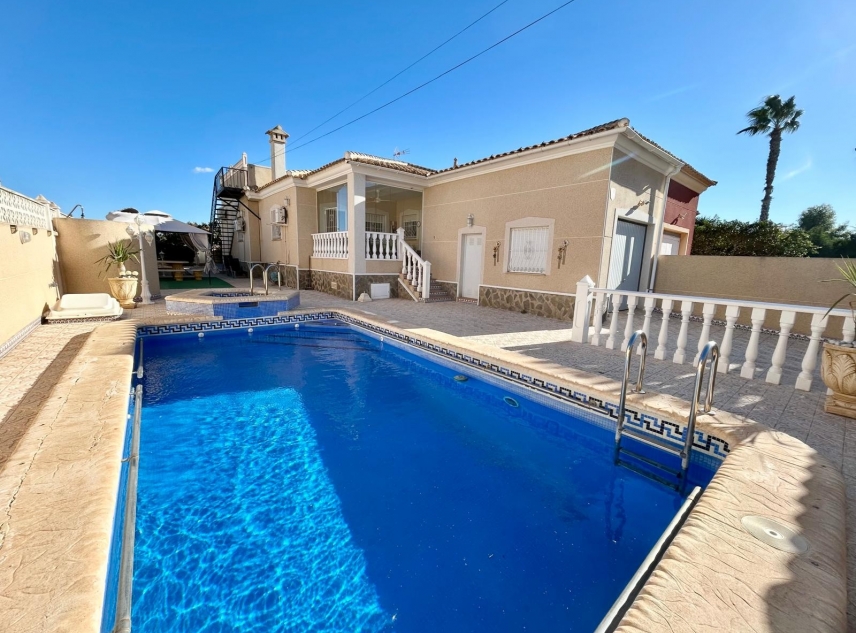 Propiedad en venta - Villa en venta - Torrevieja - El Chaparral