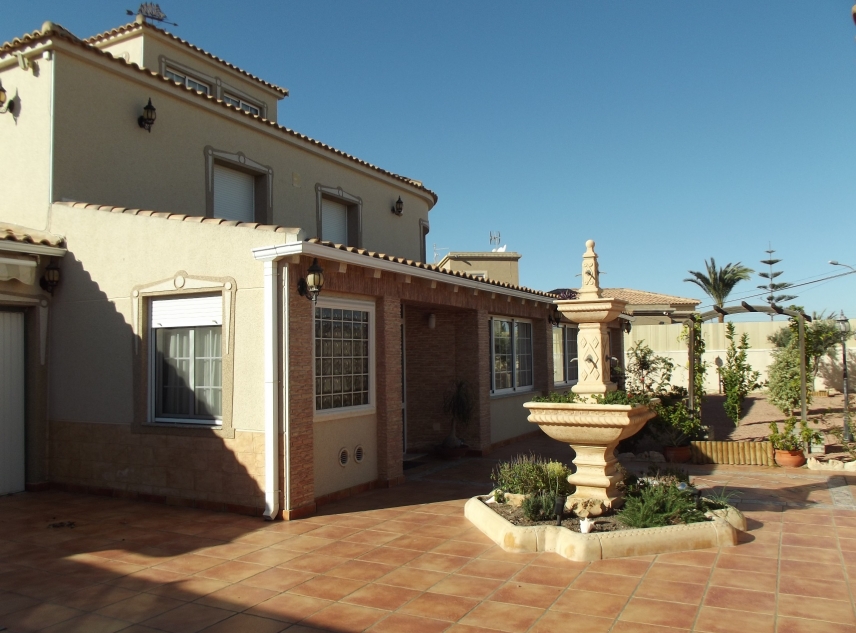 Propiedad en venta - Villa en venta - Torrevieja - El Chaparral