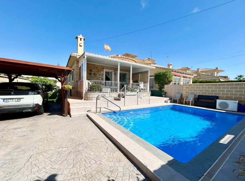 Propiedad en venta - Villa en venta - Torrevieja - La Siesta