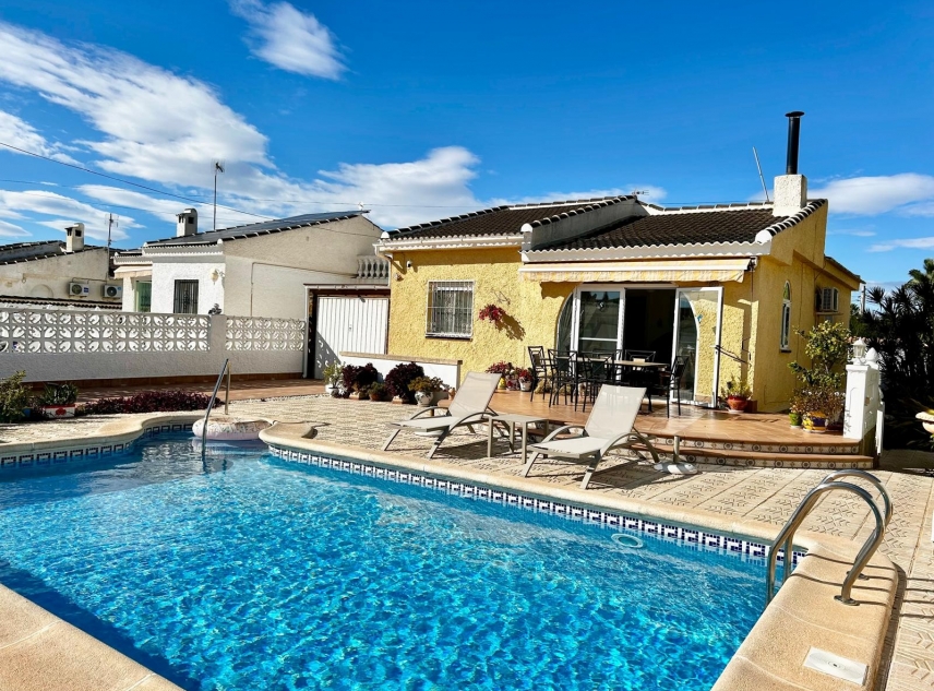 Propiedad en venta - Villa en venta - Torrevieja - La Siesta