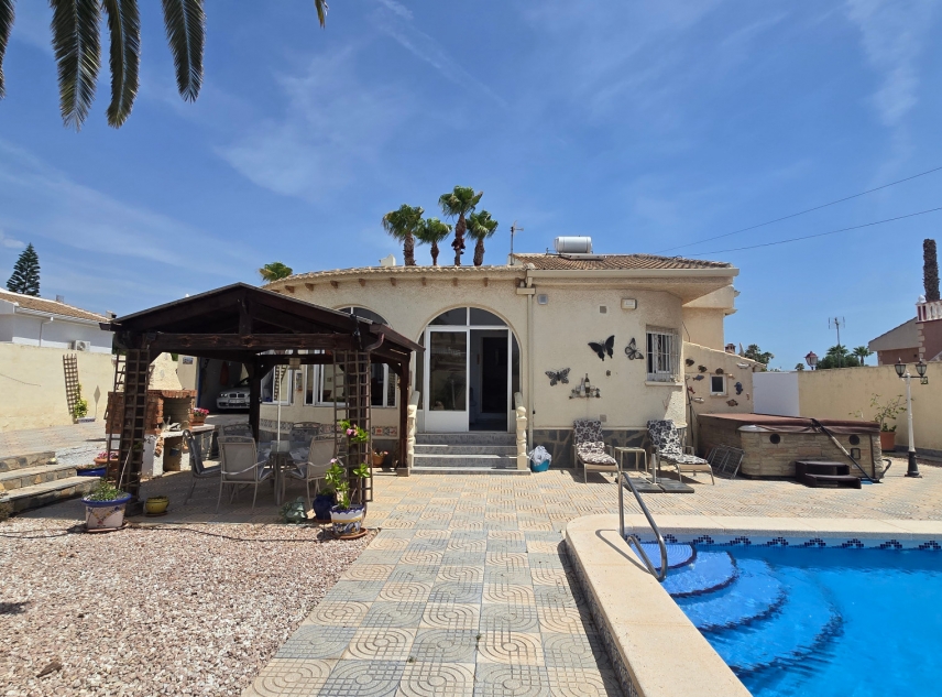 Propiedad en venta - Villa en venta - Torrevieja - San Luis