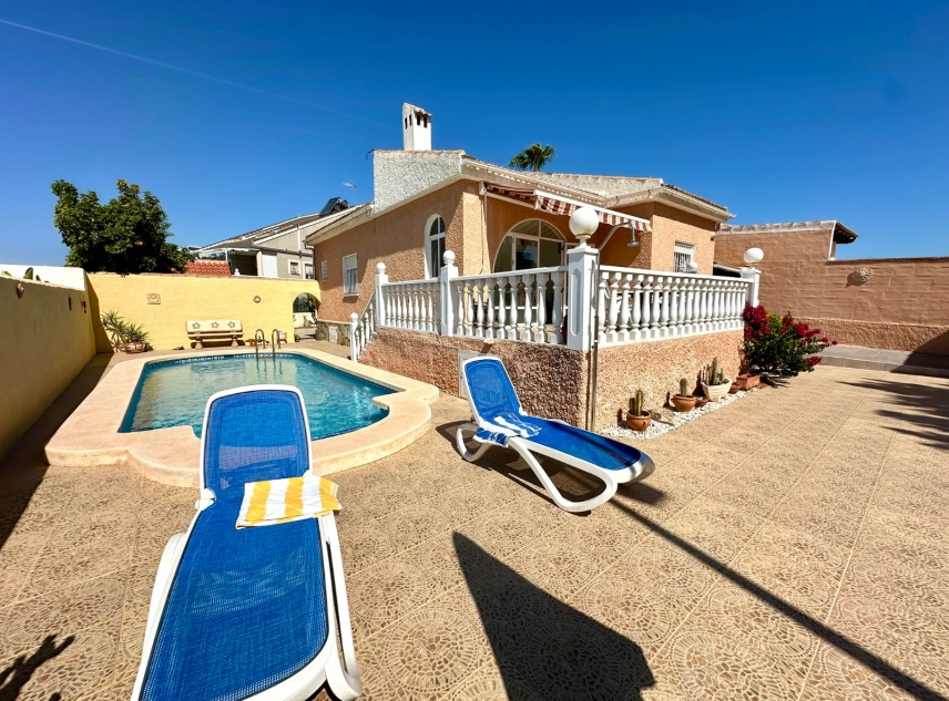 Propiedad en venta - Villa en venta - Torrevieja - San Luis