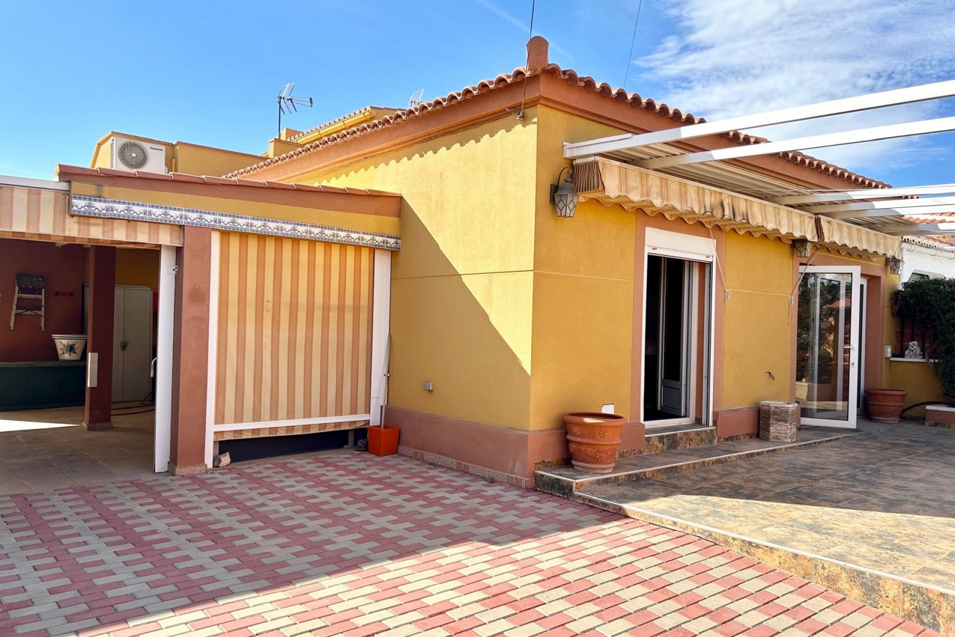 Propiedad en venta - Villa for sale - Torrevieja - El Chaparral