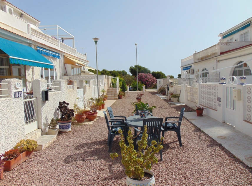 Propiedad vendida - Casa adosada en venta - Torrevieja - La Siesta