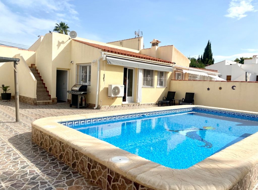 Propiedad vendida - Villa en venta - Torrevieja - La Siesta