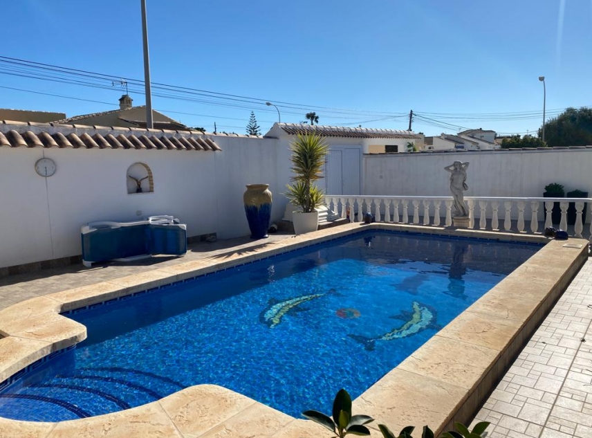 Propiedad vendida - Villa en venta - Torrevieja - La Siesta