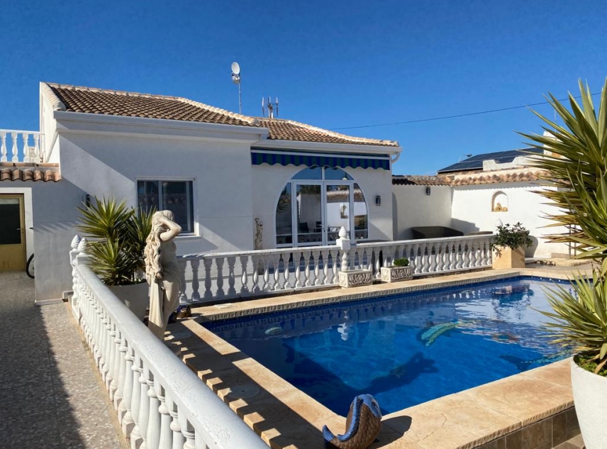 Propiedad vendida - Villa en venta - Torrevieja - La Siesta