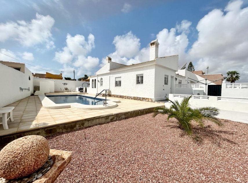 Propiedad vendida - Villa en venta - Torrevieja - La Siesta