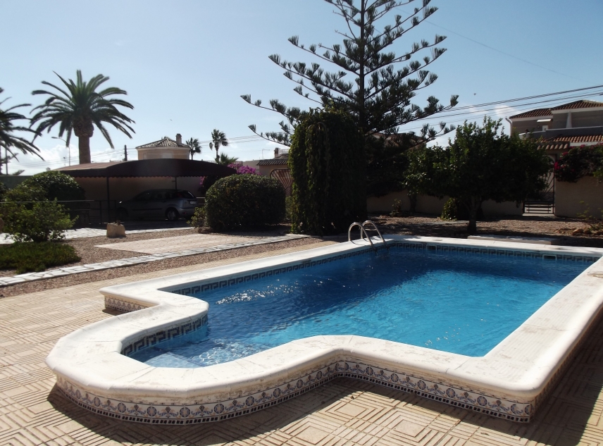Propiedad vendida - Villa en venta - Torrevieja - San Luis