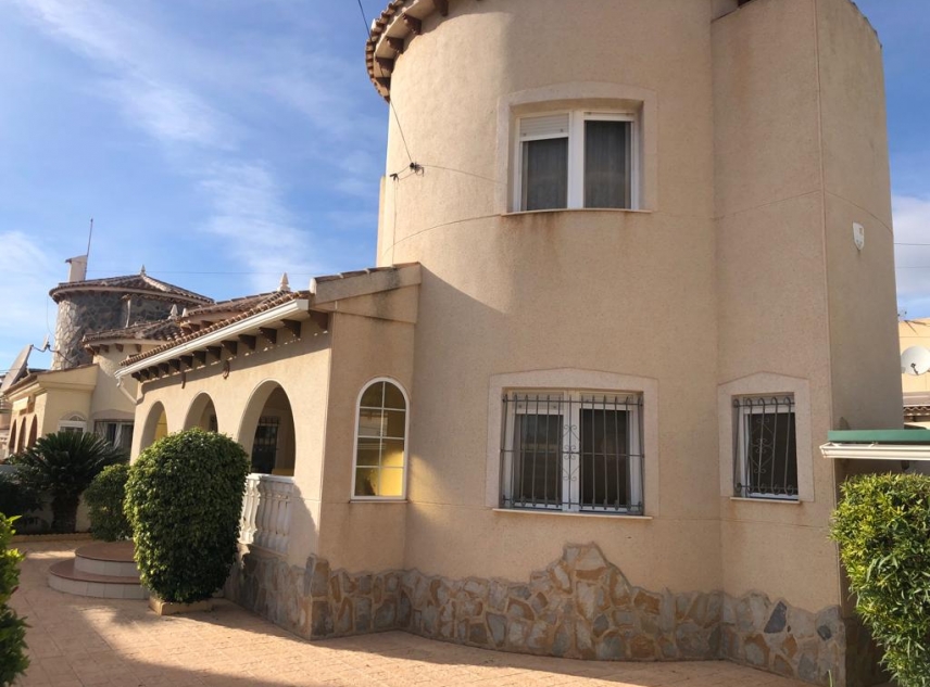 Propiedad vendida - Villa en venta - Torrevieja - San Luis