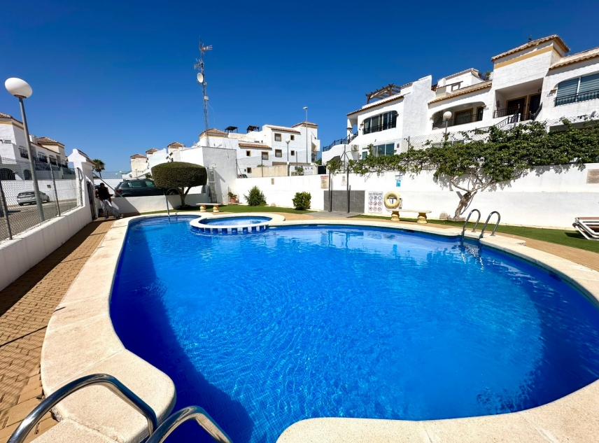 Propriété à vendre - Bungalow à vendre - Orihuela - Entre Naranjos