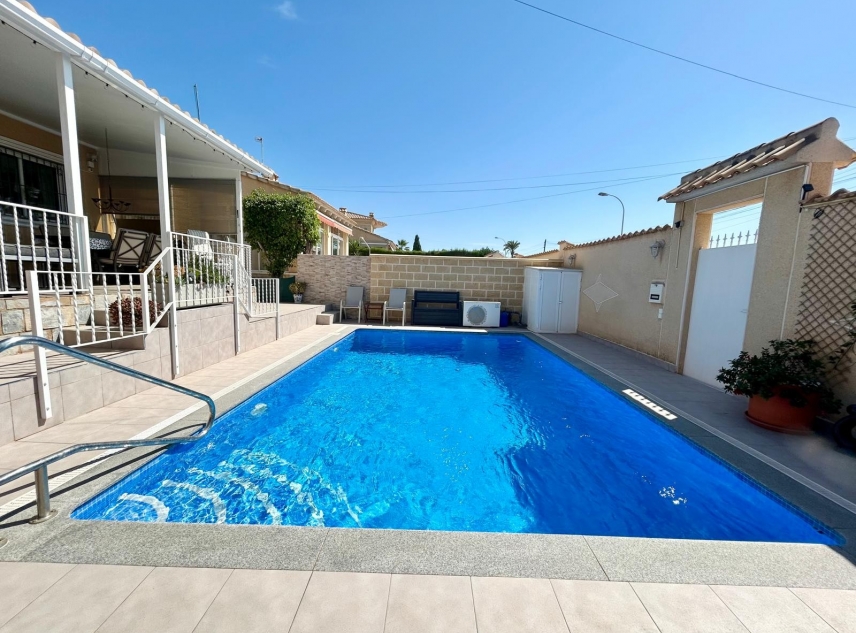 Propriété à vendre - Villa à vendre - Torrevieja - La Siesta