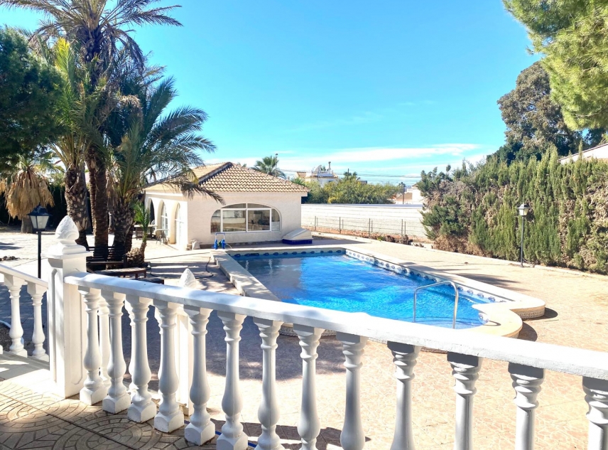 Propriété à vendre - Villa for sale - Torrevieja - El Chaparral