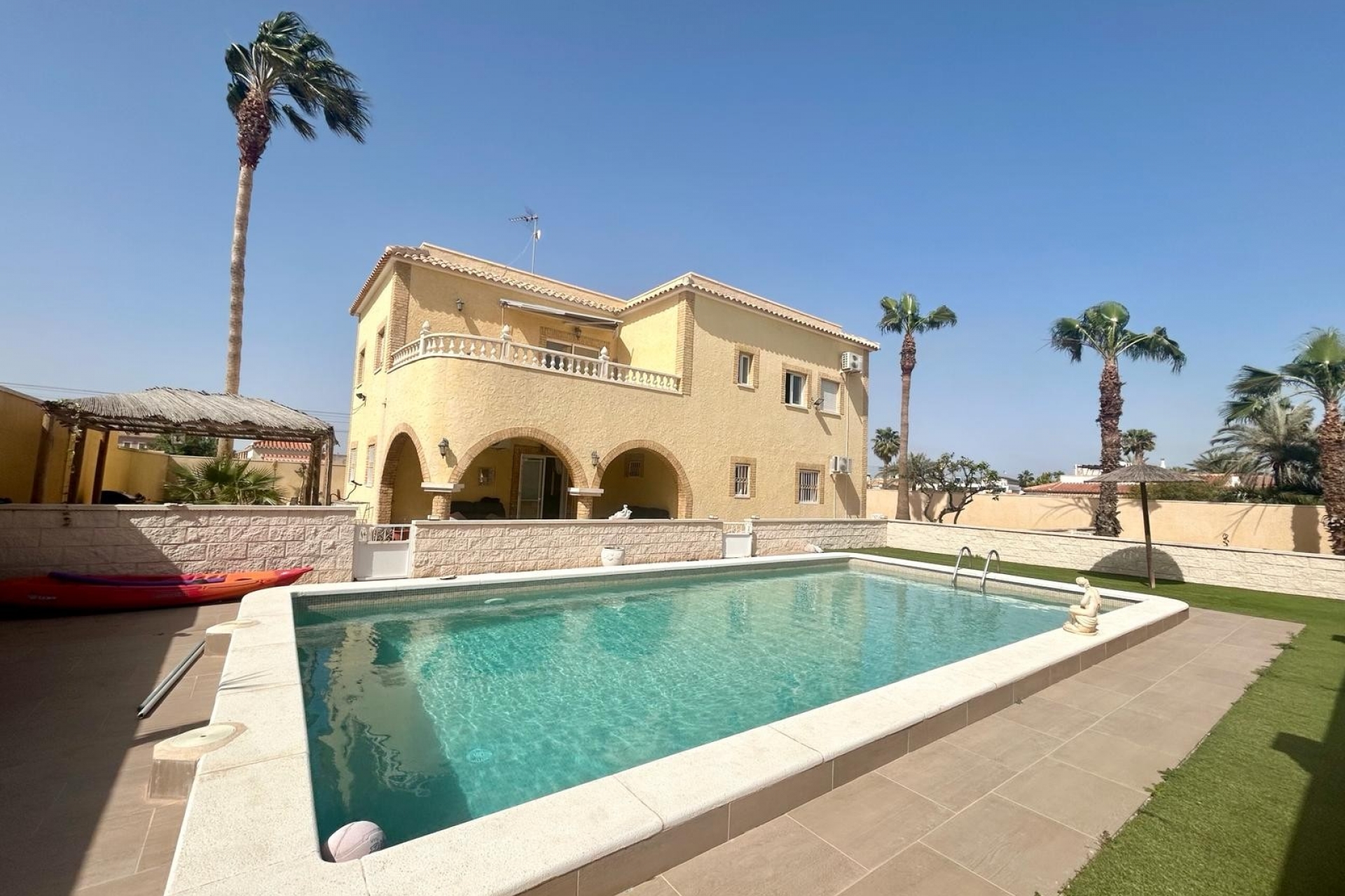 Propriété à vendre - Villa for sale - Torrevieja - La Torreta Florida