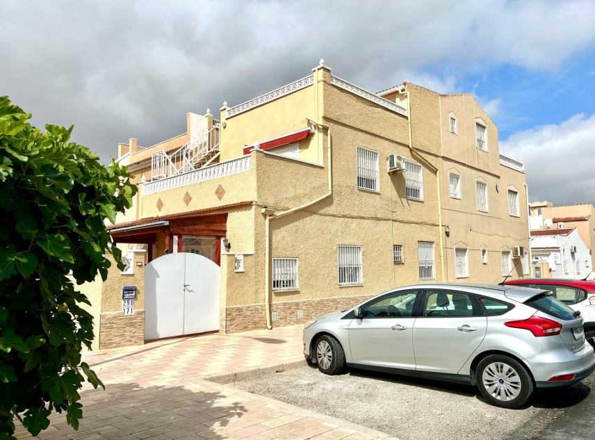 Propriété vendue - Maison de ville à vendre - Torrevieja - La Siesta