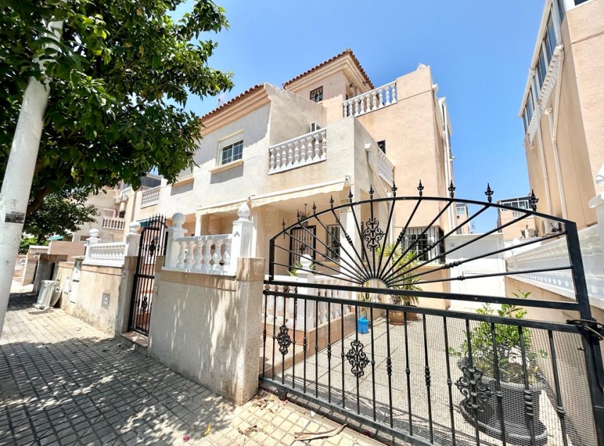 Propriété vendue - Maison de ville à vendre - Torrevieja - La Torreta