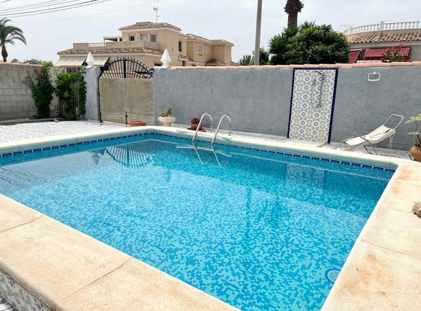Propriété vendue - Villa à vendre - Torrevieja - El Chaparral