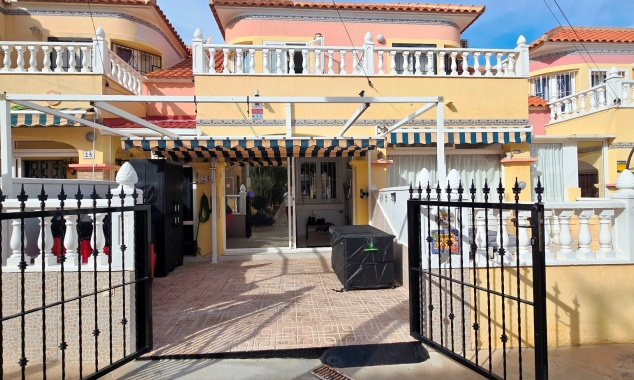 Rijtjeshuis te koop - Te koop aangeboden onroerend goed - Torrevieja - El Chaparral