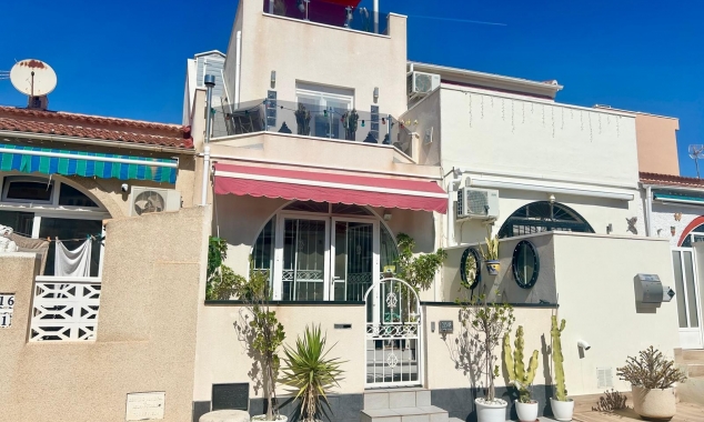 Rijtjeshuis te koop - Te koop aangeboden onroerend goed - Torrevieja - La Siesta