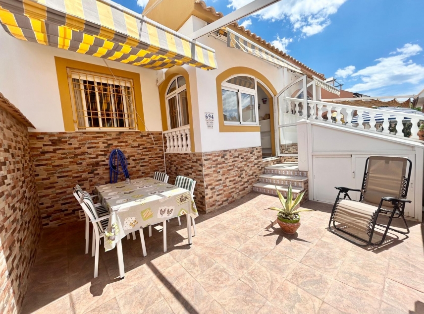 Te koop aangeboden onroerend goed - Bungalow te koop - Torrevieja - Altos del Limonar