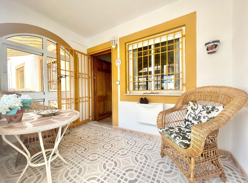 Te koop aangeboden onroerend goed - Bungalow te koop - Torrevieja - Altos del Limonar