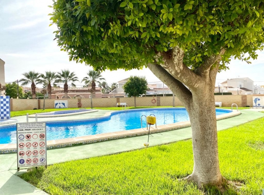 Te koop aangeboden onroerend goed - Bungalow te koop - Torrevieja - El Chaparral
