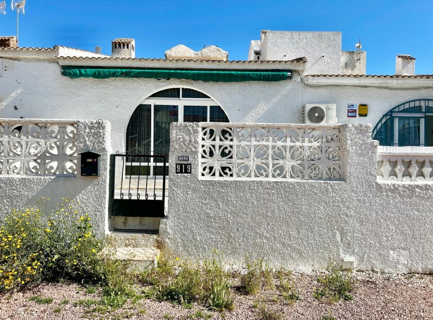 Te koop aangeboden onroerend goed - Bungalow te koop - Torrevieja - La Siesta