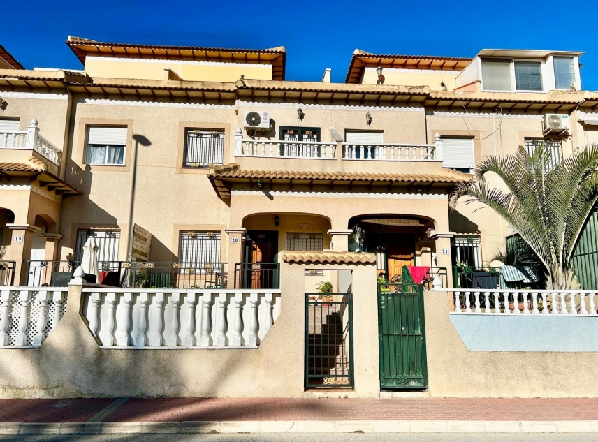 Te koop aangeboden onroerend goed - Rijtjeshuis te koop - Torrevieja - El Salado