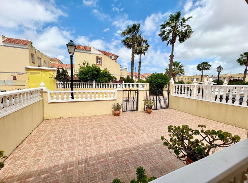 Te koop aangeboden onroerend goed - Villa te koop - Torrevieja - La Torreta