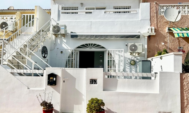 Townhouse for sale - Property for sale - Torrevieja - La Siesta