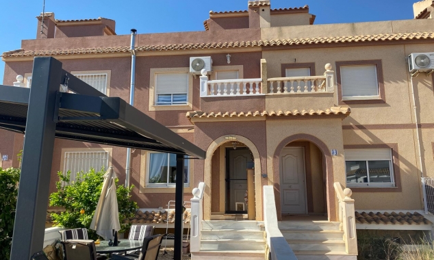 Townhouse for sale - Propiedad en venta - Balsicas - 3995DH