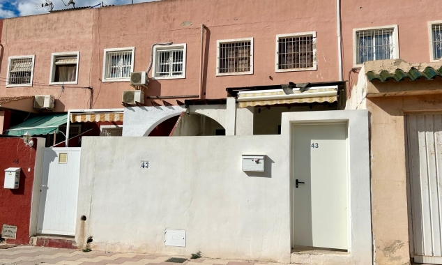 Townhouse for sale - Propiedad en venta - Torrevieja - La Siesta