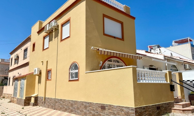 Townhouse for sale - Propriété à vendre - Torrevieja - La Siesta