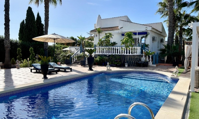 Villa for sale - Property for sale - Torrevieja - 4104ST