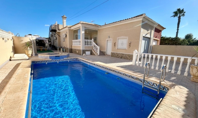 Villa for sale - Property for sale - Torrevieja - 4111ST